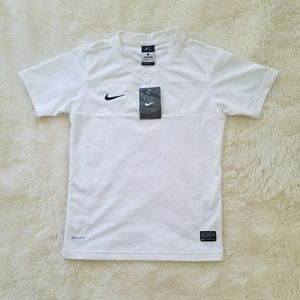 Nike | Dri-FIT shirt